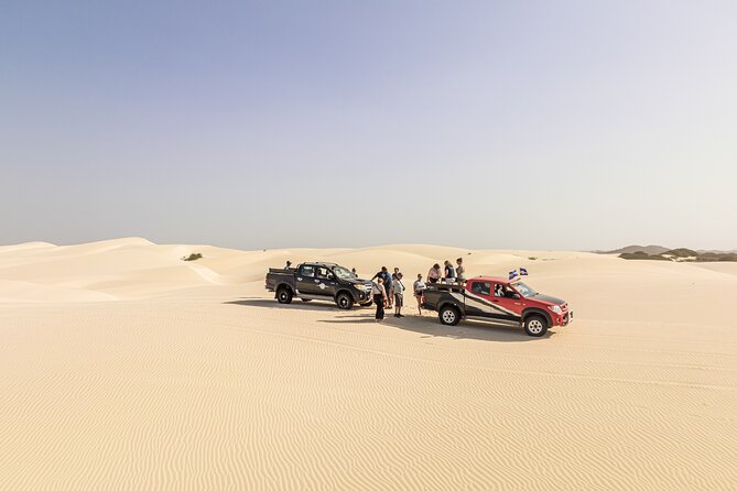 4WD Boa Vista group day tour south and north with sandboarding - Morro de Areia: sandboarding above the dunes