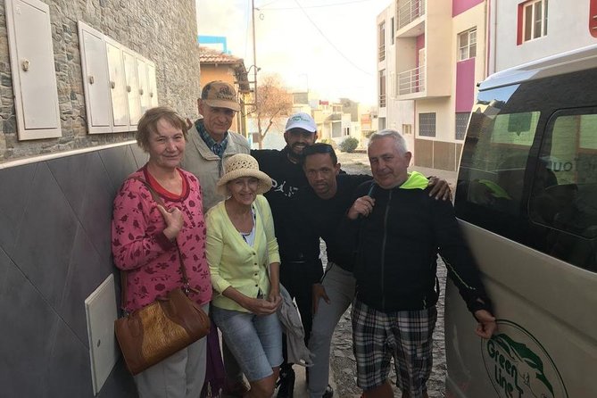 Airport Transfer Cesária Évora Int (VXE) to Mindelo or Vise Versa - From the arrivals hall to Mindelo