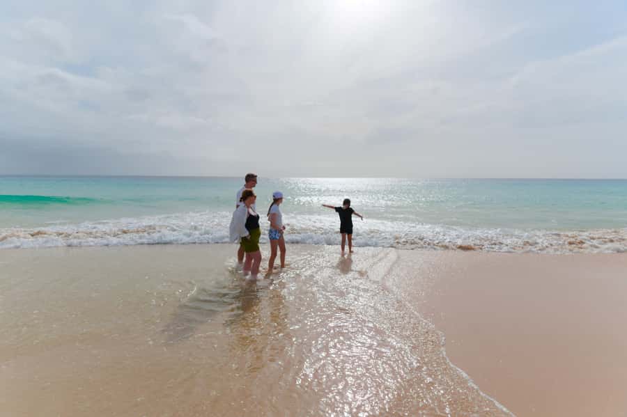 Boa Vista: Beautiful Beaches, Turtles & Djeu Island Snorkel - Praia Varandinha’s caves and photo stops