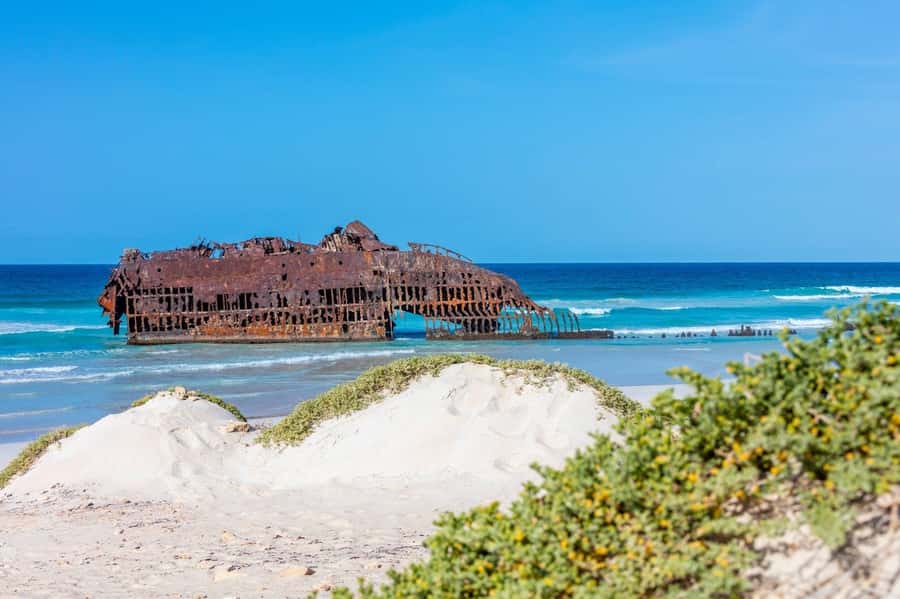 Boa Vista Full Day 4x4 Island Tour with Beachfront Lunch - A short look at Sal Rei and the fishing pier
