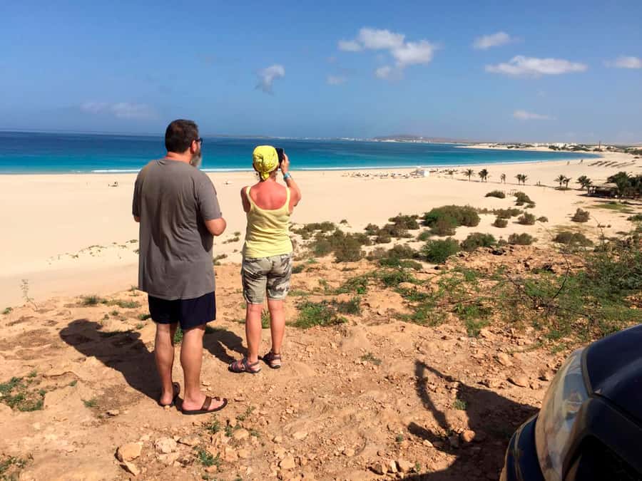 Boa Vista Island: Guided Santa Monica Beach & Caves Tour - Guides, languages, and group size