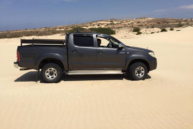 Boa Vista Island: Half-day Tour + Santa Monica Beach by 4x4 - Santa Monica Beach: the main hour of the morning