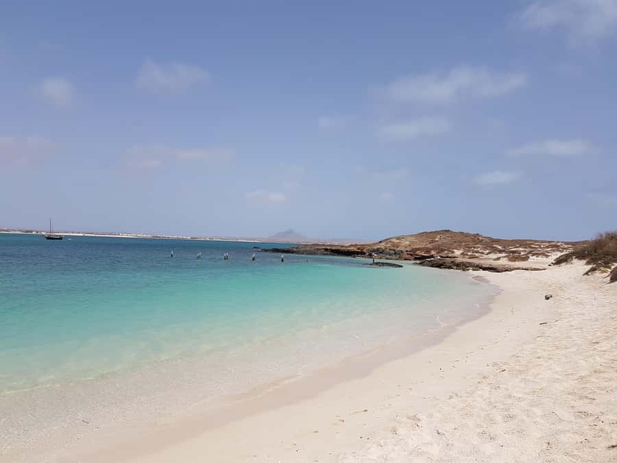 Boa Vista: Motoryacht Trip with Fishing, Snorkel, Beach BBQ - The first cruise and the fishing stop
