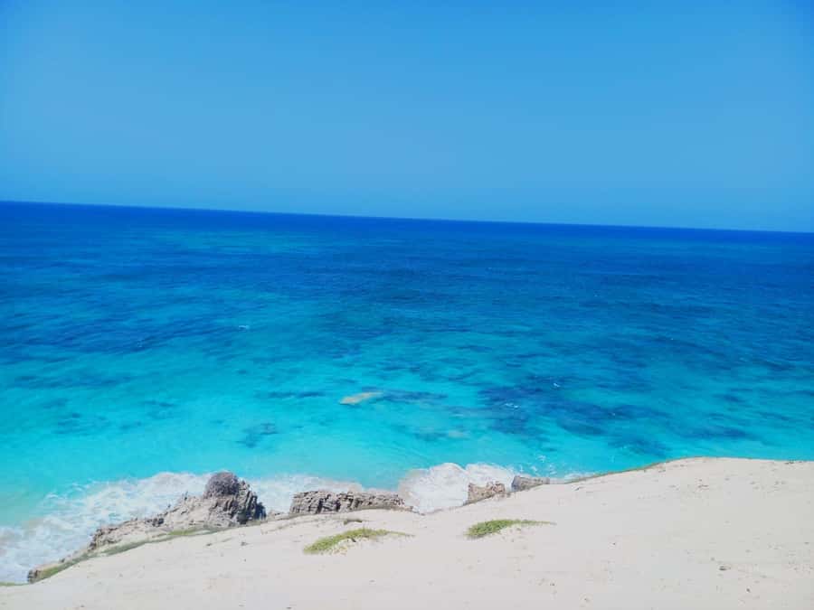 Boa Vista: Shipwreck, 4x4 Ride & Caves Day Tour with Lunch - Santa Monica Beach gives you time in the sea