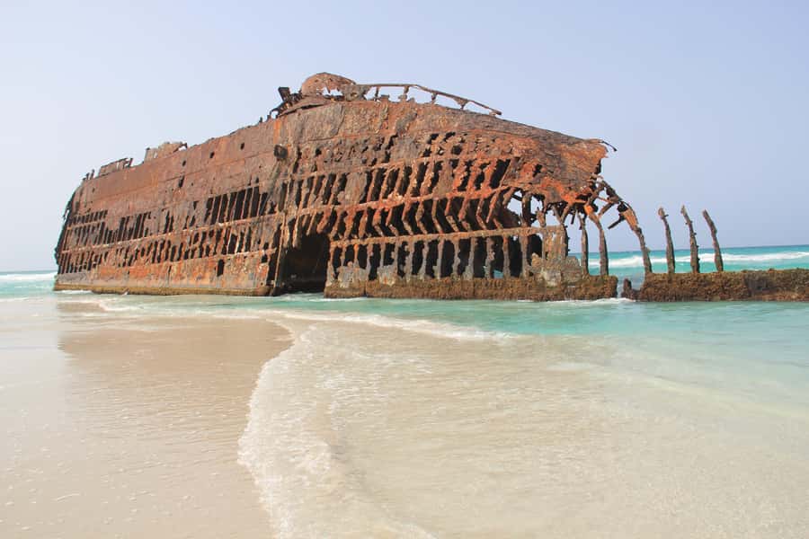 Boa Vista: Shipwreck, Viana Desert & Sal Rei Tour - Sandboarding across Viana Desert