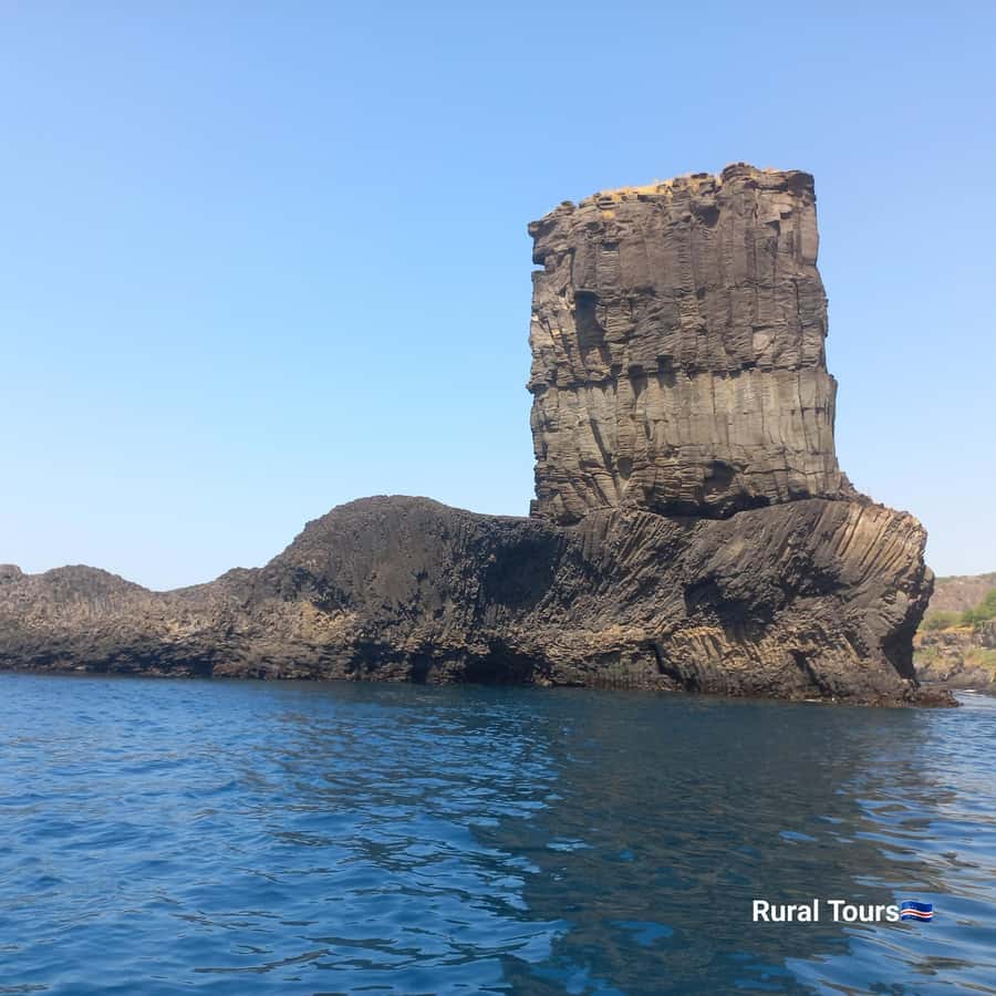 Boat Trip to Aguas Belas Cave+Barbecue - A black sand beach and a proper barbecue