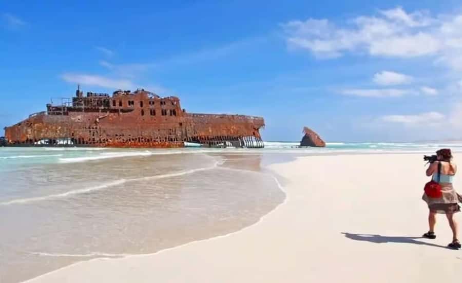 Boavista: 4h Shipwreck, Desert, Fatima Chapel & Pottery Tour - Guides, languages, and the feel of the experience