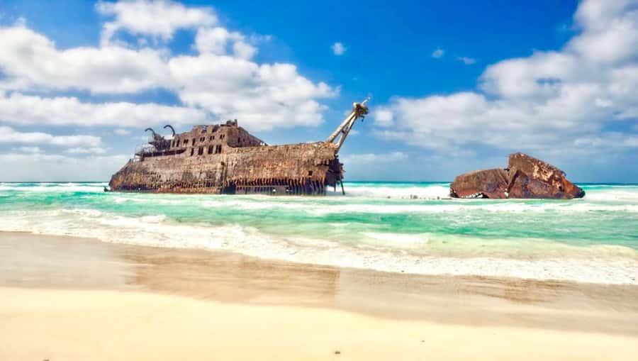 Boavista: 4x4 Island Tour, Santa Monica, Dune, Caves & Lunch - Varandinha Beach and its coastal caves