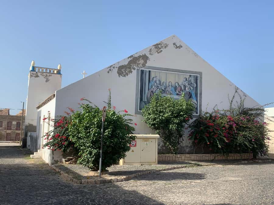 Boavista: City Tour with a Splash at Estoril Beach - Getting beyond the resort in four hours