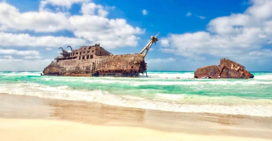 Boavista: Rabil, Shipwreck, City, Snacks & Drinks - 4x4 Tour - Fatima’s Chapel: allow for a closed door