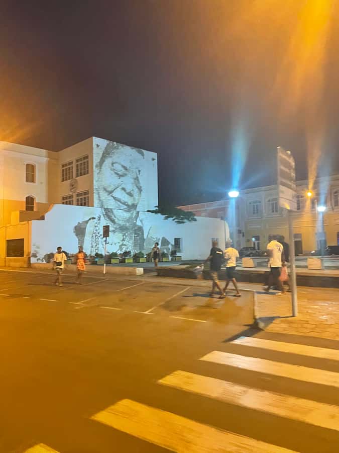Cesária Évora: Life of a Diva - Walking demands and the practical side