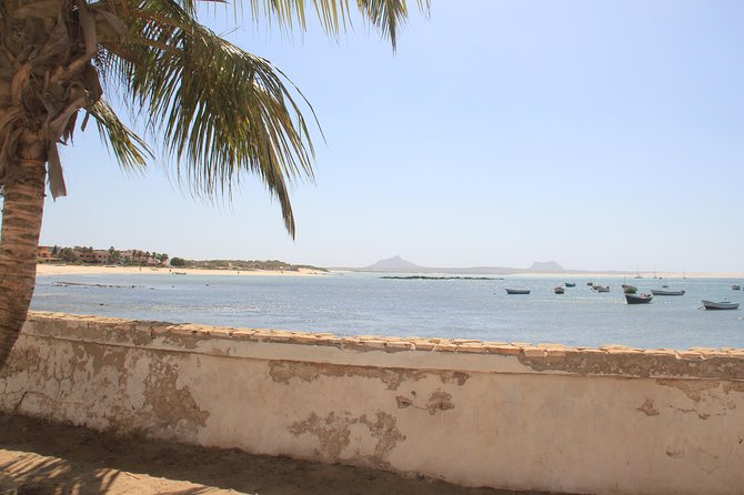 Combi Relax Tour - Varandinha’s caves are the most distinctive stop