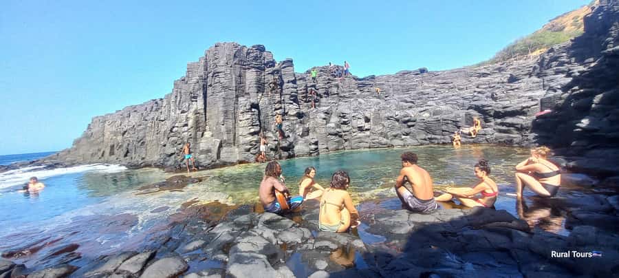 Discover the Black Sand Beach+the Natural Pool - What to bring and what to clarify