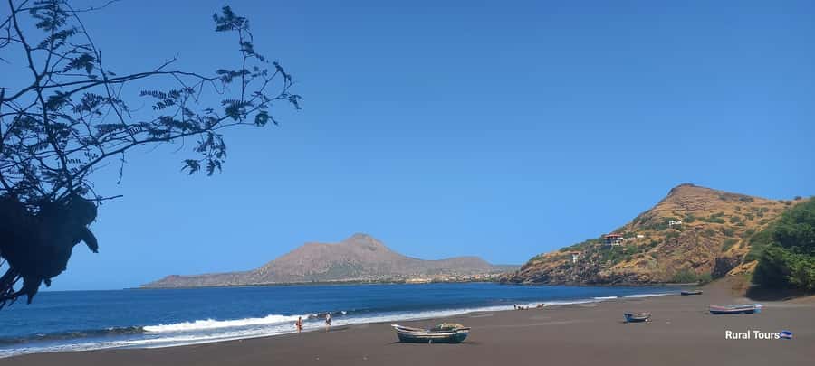Discover the Black Sand Beach+the Natural Pool - Who should book this outing?