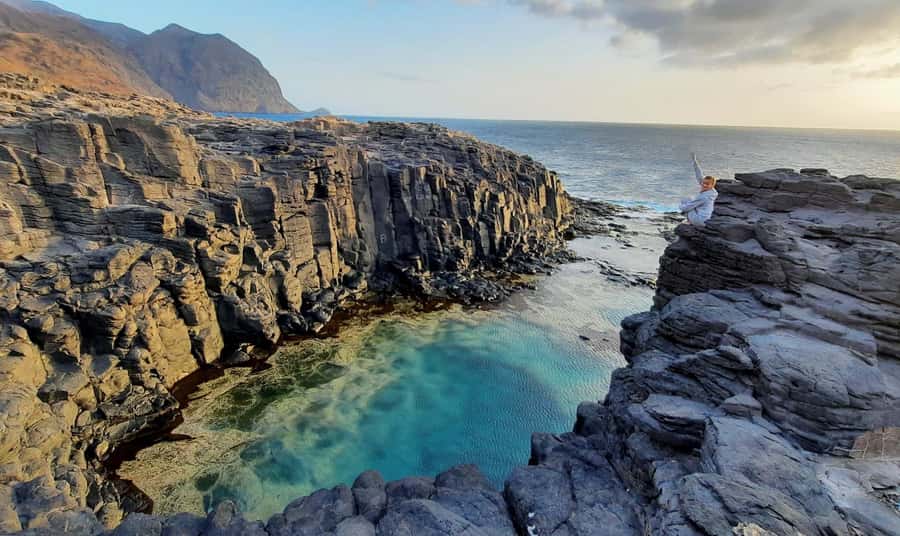 Discover the Black Sand Beach+the Natural Pool - The dark shore at Ribeira das Prata