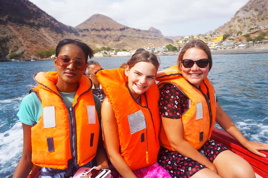 From Praia: Boat Trip, Snorkeling, Cave & BBQ on the Beach - Pilon de Achada Leite and the small crabs