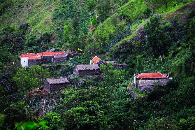 From Praia: Serra Malagueta to Principal Valley Hike & Lunch with a Local Family - The eastern drive back to Praia
