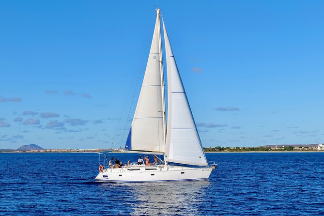 Full day Sailing yacht - Beautiful day on the Atlantic Ocean - Leaving Santa Maria by sailboat