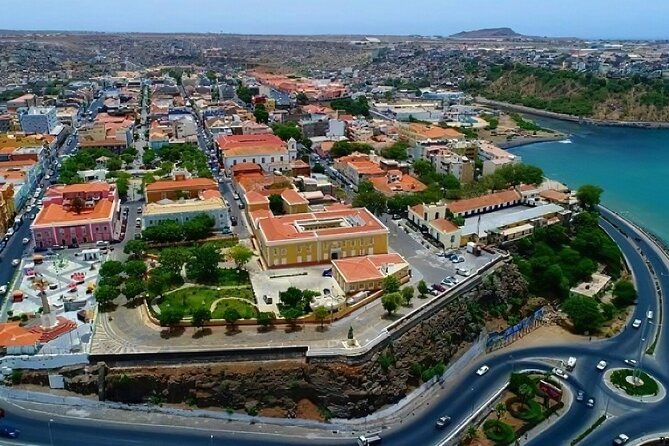 Guided city Tour Praia, Highlights tour - Colonial buildings, public power, and city streets