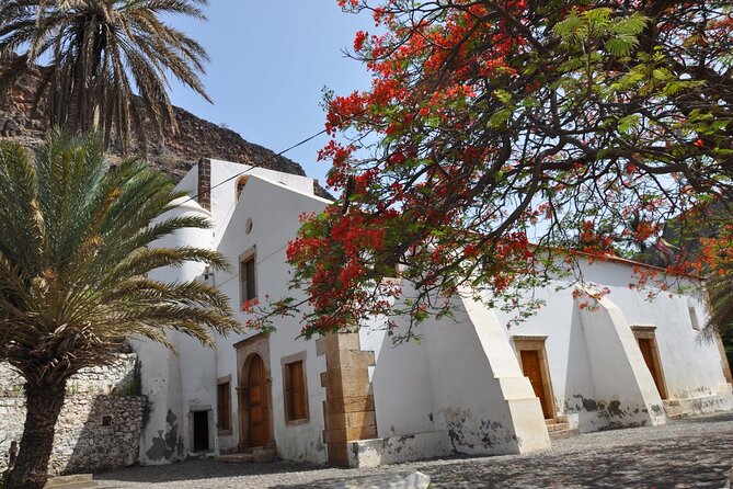 Guided City tour Praia with Cidade Velha (World Heritage) - Finding the African character of Sucupira