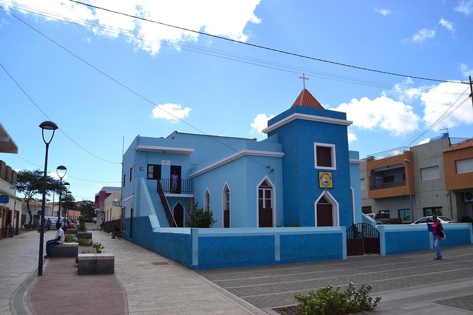 Half-Day Sal Island Tour with Shark Experience from Santa Maria - Ponta Preta and Sal’s changing surf