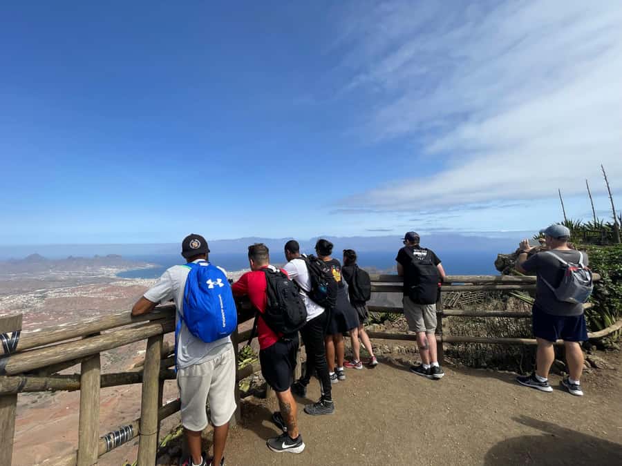 Hike Monte Verde - The summit tea house and cloud-water project