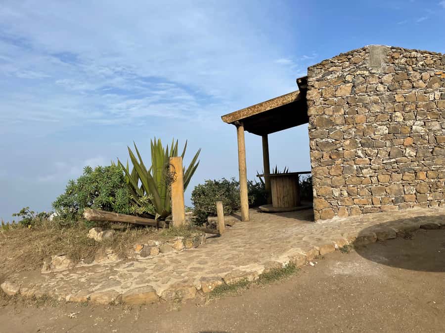Hike Monte Verde - Walking down or meeting the van
