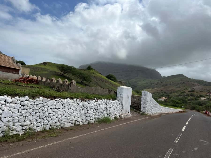 Hike to the highest point of Monte verde - Summit views across São Vicente
