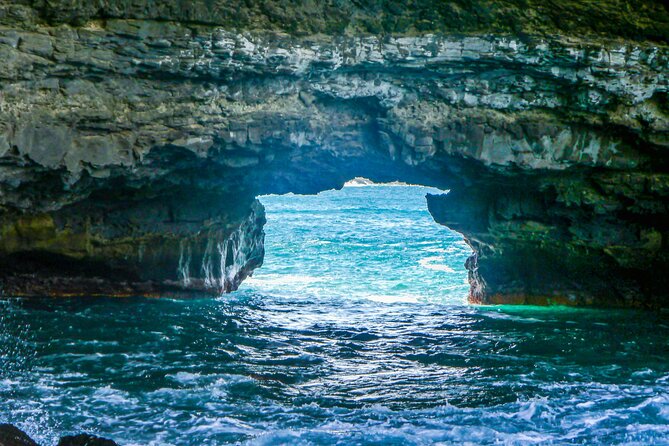 Hiking Águas Belas Cave - The guide, captain, and local context