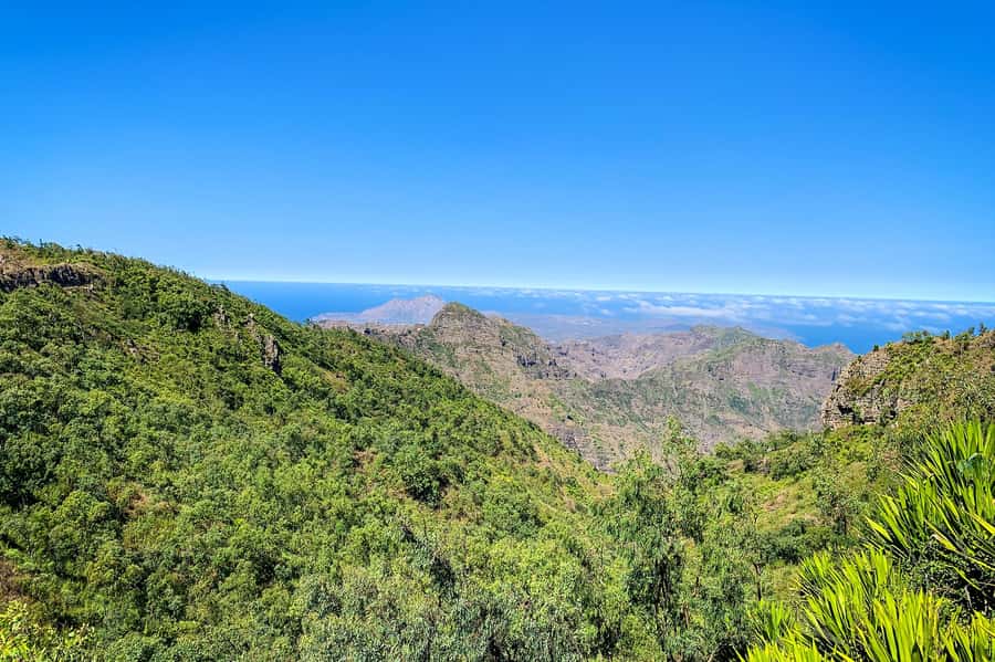 Island tour with German-speaking guide for cruise guests - Calheta de São Miguel and the turn toward the coast