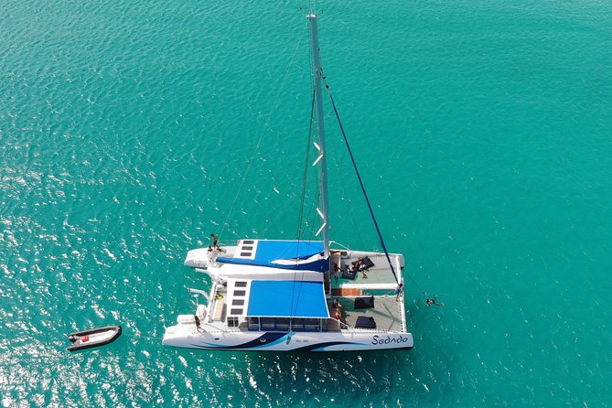 Lounge Catamaran SODADE Half-Day - Wind, waves, and what can change