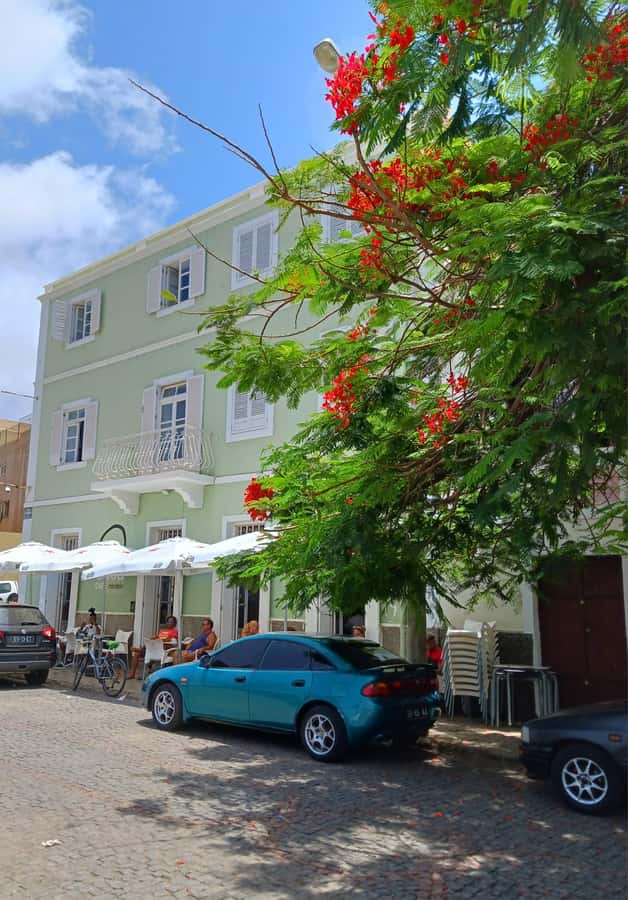 Mindelo: City Tour with Hotel Pickup and Drop-Off - From your hotel to Praça Estrela