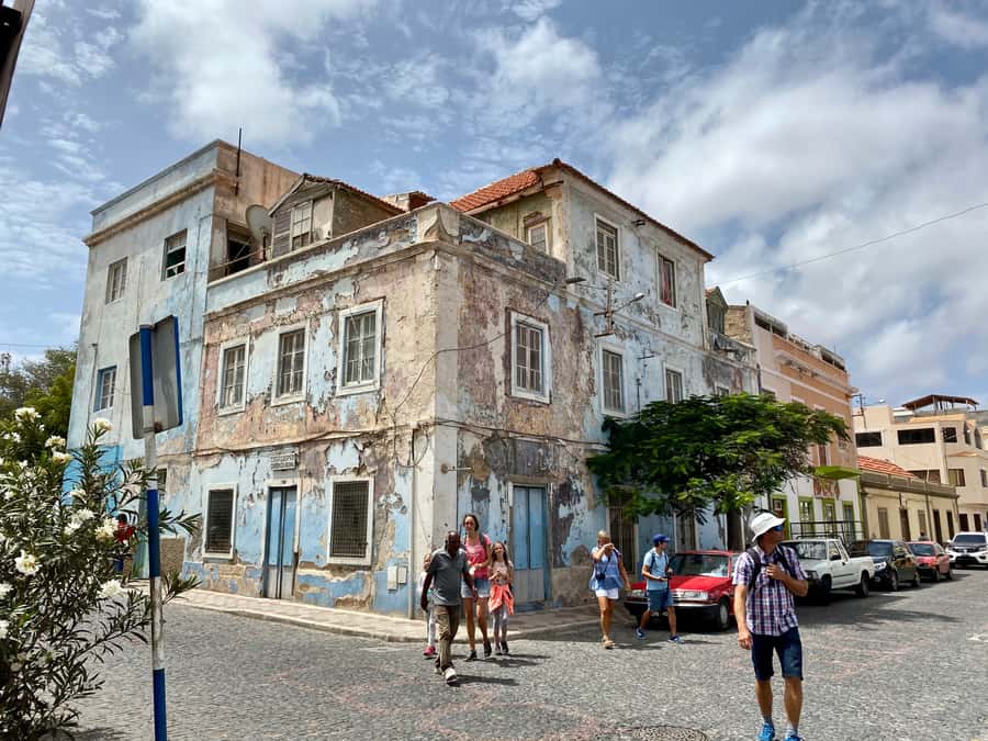 Mindelo: Private Walking Tour with Local Food Tasting - Praça Estrela and Mindelo’s colorful center