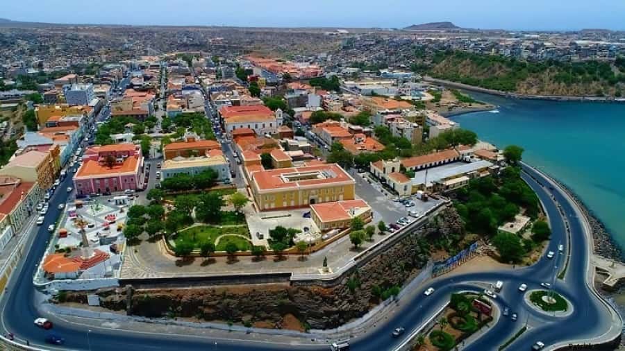 Praia & Cidade Velha: Guided City Tour - What the Praia stop tells you