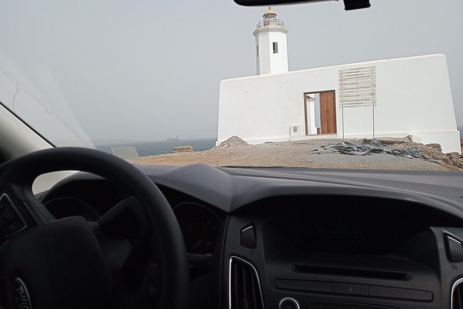 Praia city to the airport. - Airport or Praia Port: choose the right destination