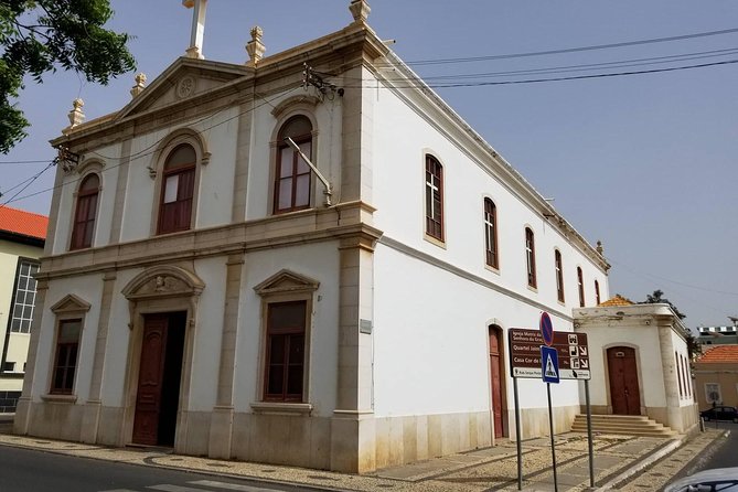 Praia city to the airport. - Booking timing and cancellation rules