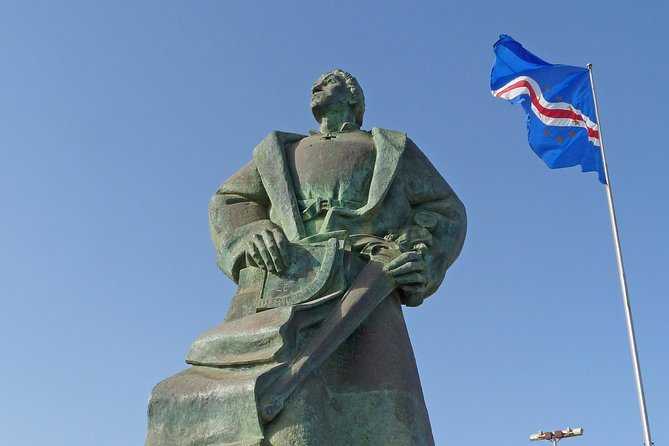 Praia: Guided Historic Walking Tour & Lunch with Locals - What the $88.21 price includes