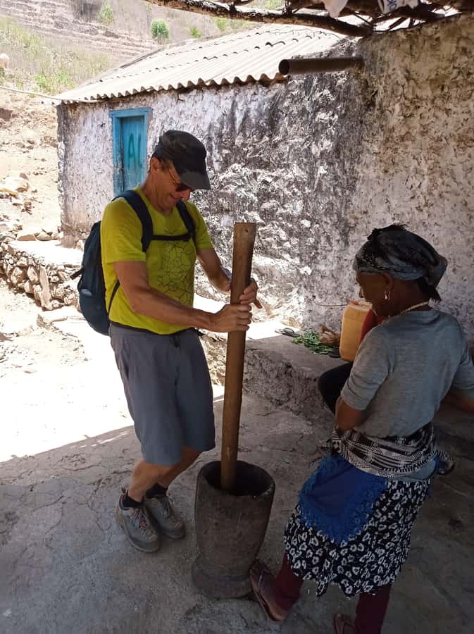 Praia: Plateau and Cidade Velha Guided Tour - The Municipal Market and the texture of daily life
