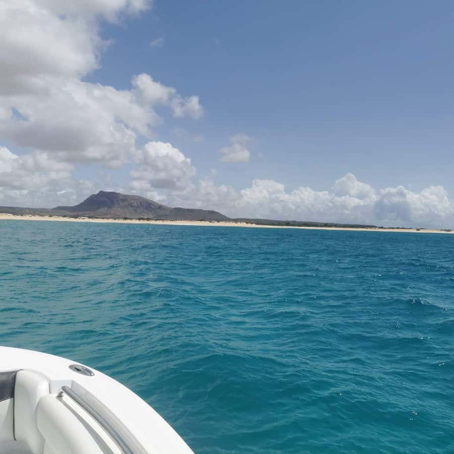 Premium - Private Boat Tour Boa Vista - Cruising Boa Vista’s southern coast