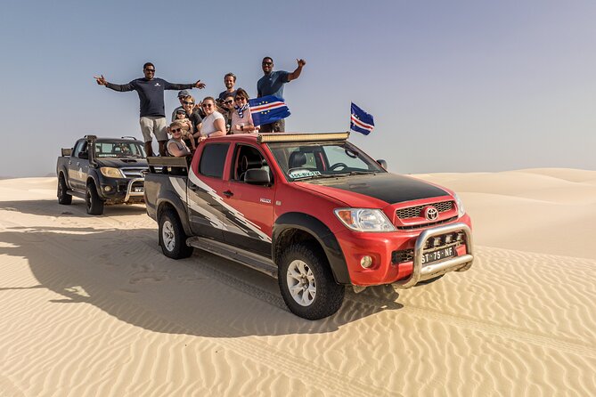 Private 4WD Tour Sun and Fun in Boa Vista - Praia da Varandinha: caves and red-billed tropical birds