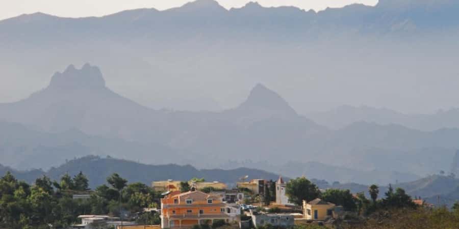 Private Hike through mountains and distant rural villages - From Praia to Rui Vaz at 850 Meters