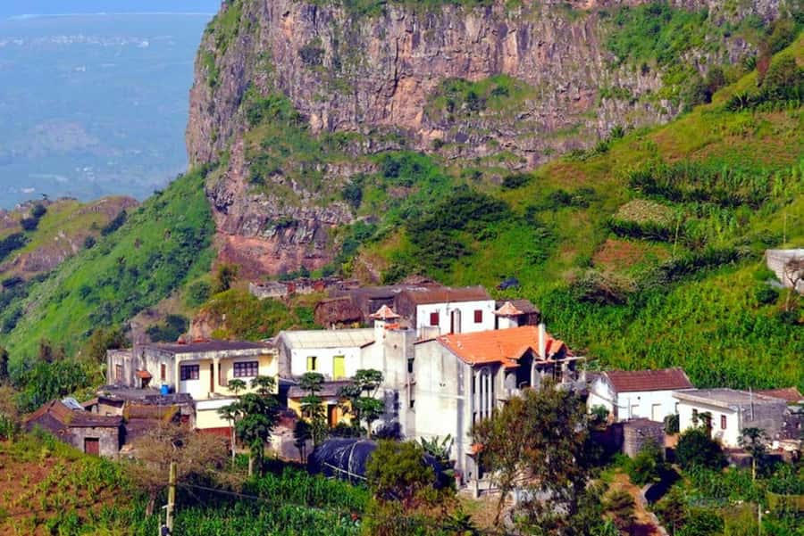 Private Hike through mountains and distant rural villages - Farming Areas and the Human Side of Santiago