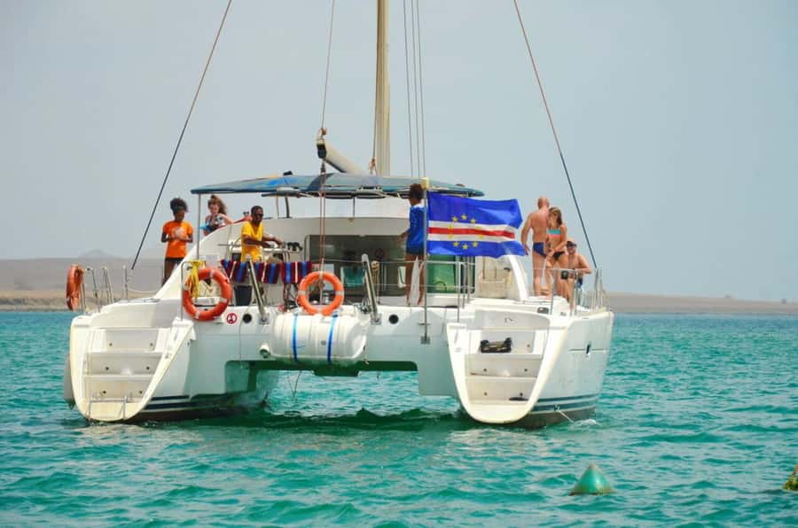 Sal Island: Catamaran cruises on Sal Island - Leaving Palmeira for Sal’s west coast