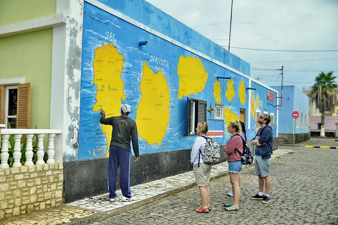 Sal island in one Day - Ponta Preta starts the day with drama
