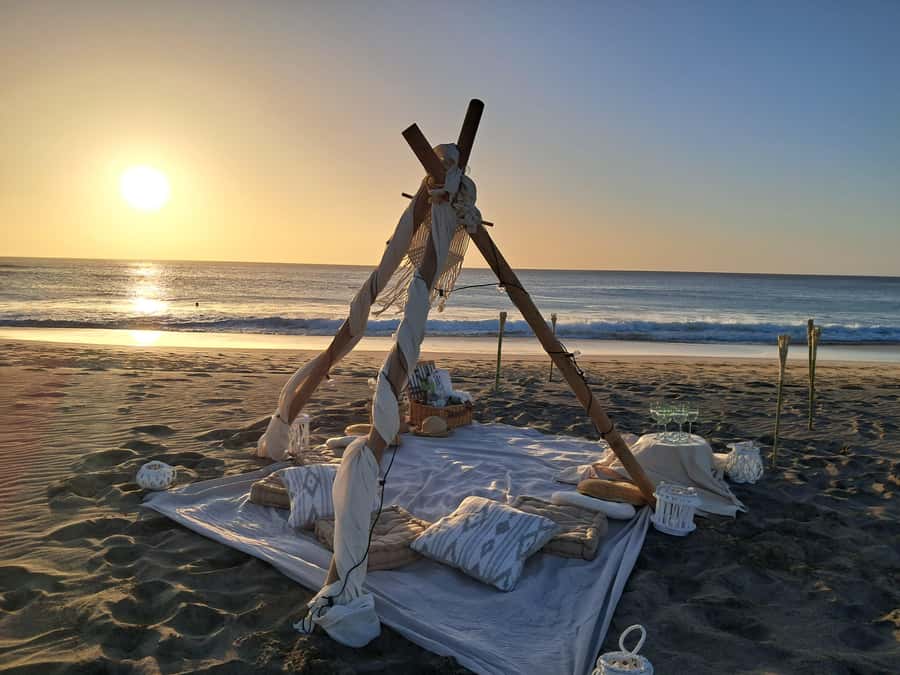 Sal: Romantic Sunset Escape with Wine and Roundtrip Transfer - Practical strengths and small weaknesses