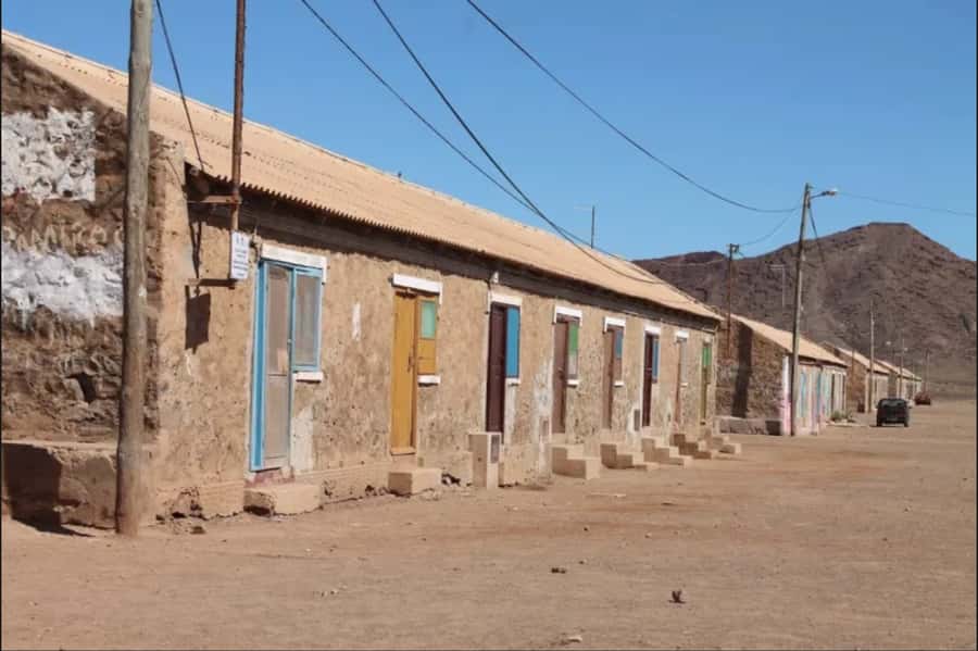 Sal: Salt Lake Tour, Shark Bay and Pedra de Lume Village - What the guide adds to the afternoon