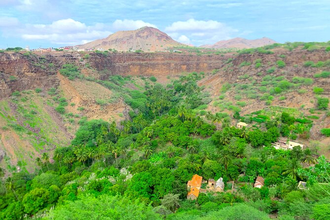 Santiago Island: 4-Hour Calabaceira Valley Hike & Guided Tour to Cidade Velha - Why this half-day tour works so well