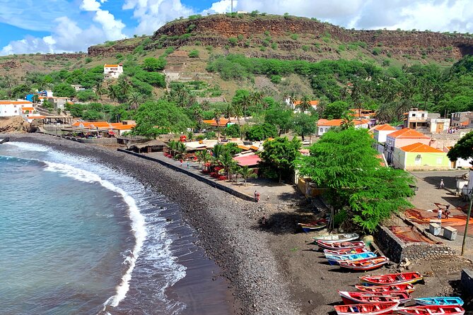 Santiago Island: 4-Hour Calabaceira Valley Hike & Guided Tour to Cidade Velha - Cidade Velha begins at São Francisco