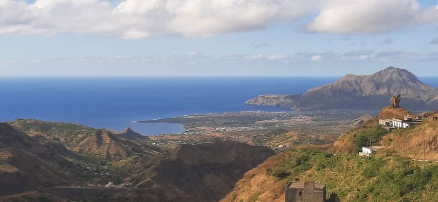 Santiago Island: Full-Day Sightseeing Experience - Key points at a glance