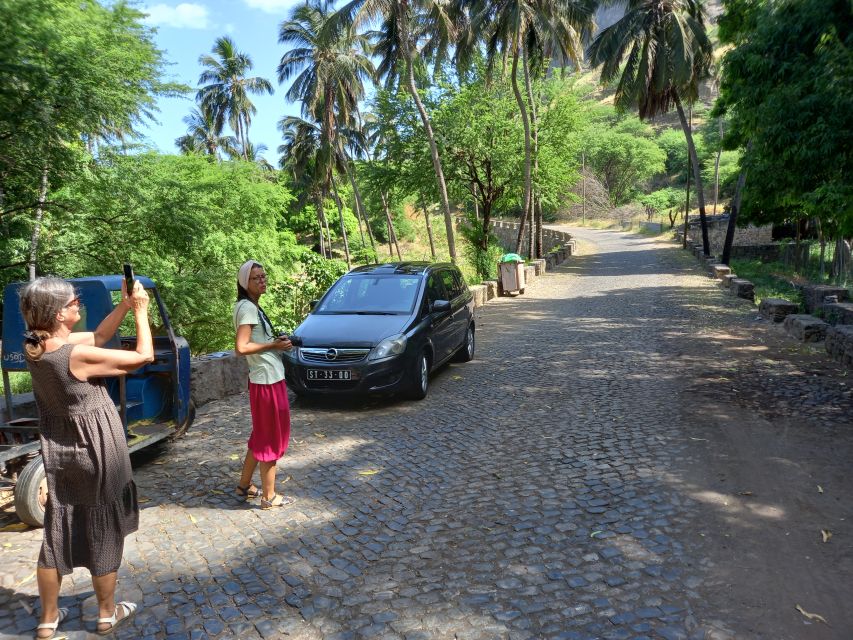 Santiago Island: Full-Day Sightseeing Experience - Assomada market and everyday island life